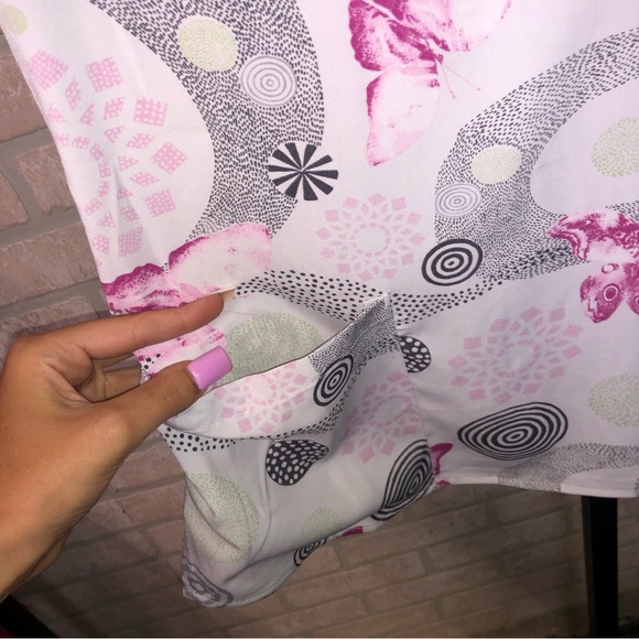 Healing Hands Purple Label Grosgrain Ribbon V-neck butterfly pattern scrub top - Picture 3 of 8